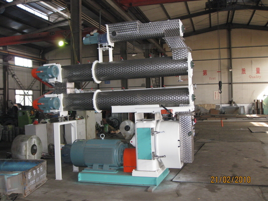 comprare diciottesima attrezzatura del cilindro preriscaldatore di 132kw Ring Die Wood Pellet Machine online manufacture